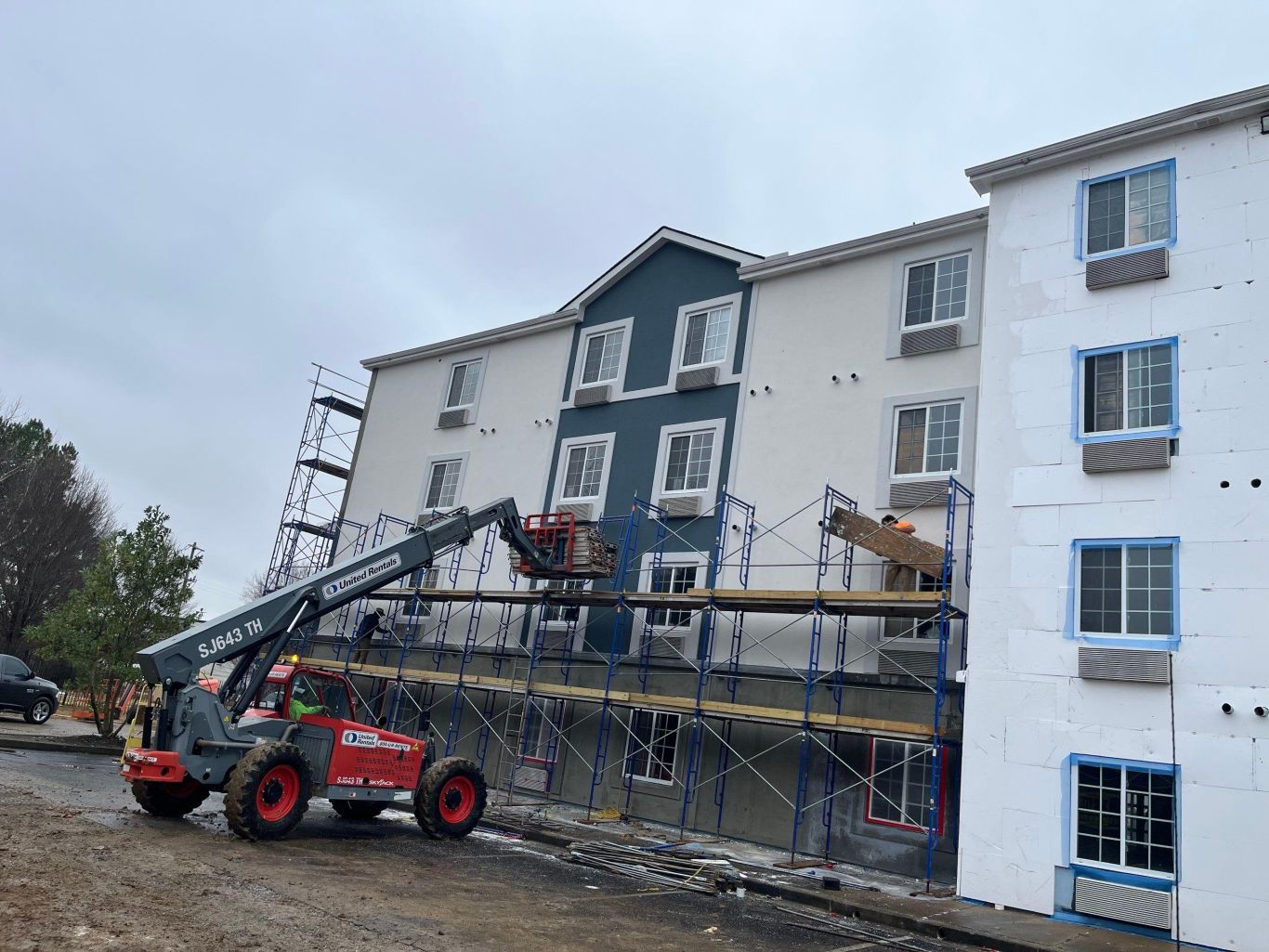 EIFS Scaffolding and Equipment